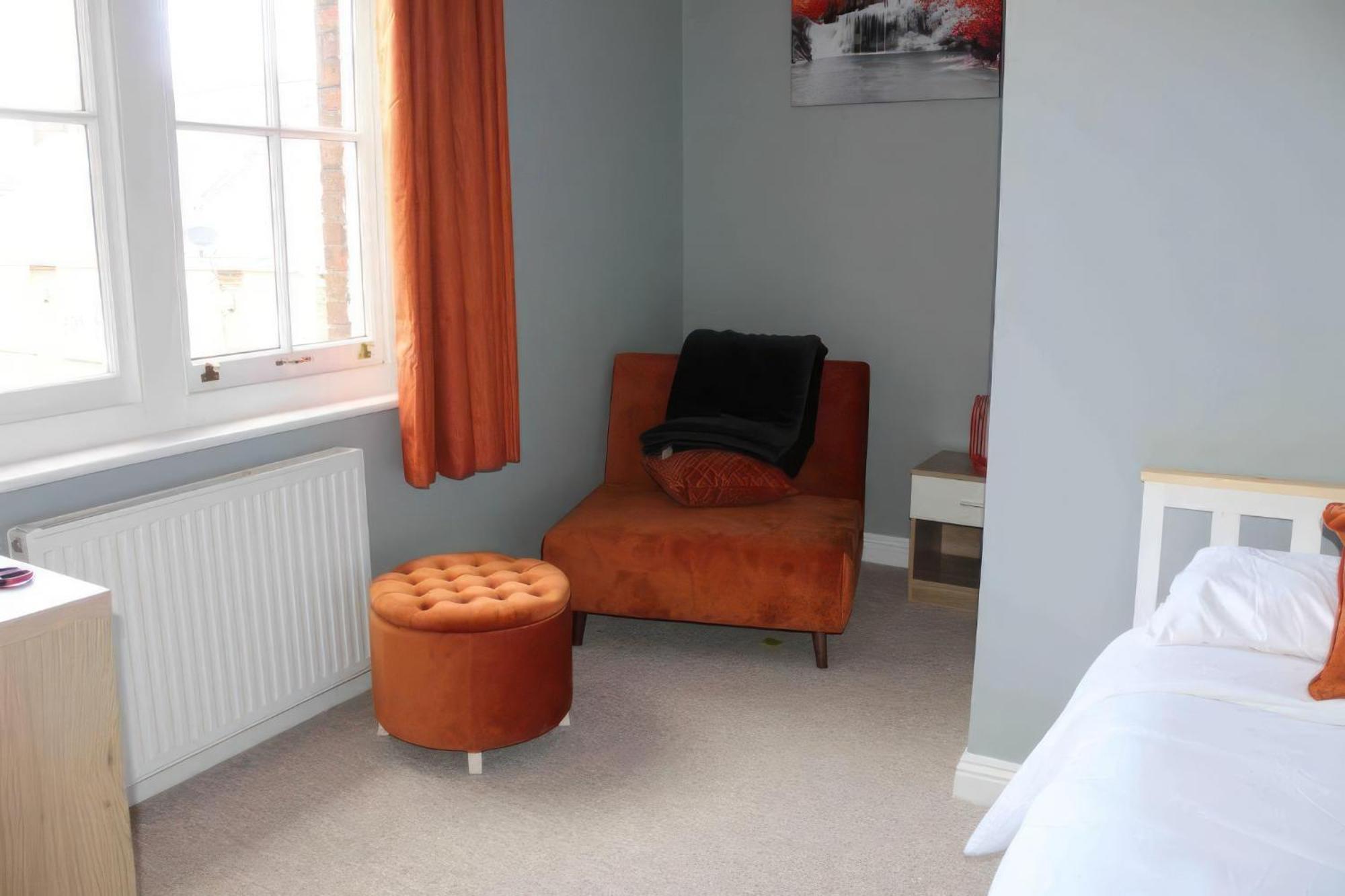 Lovely 2 Bed 2 Bath Flat With Free Parking Poole Exterior photo