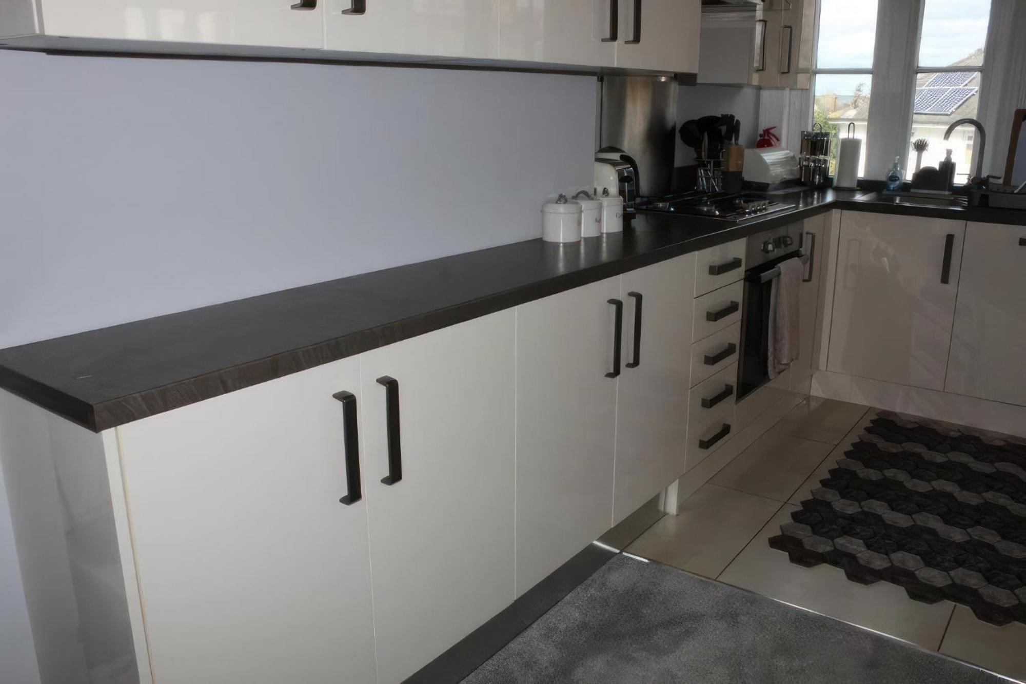Lovely 2 Bed 2 Bath Flat With Free Parking Poole Exterior photo